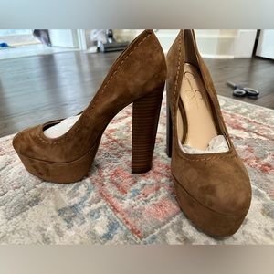New never worn Jessica Simpson platform suede heels